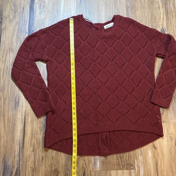 Olive & Oak Diamond Textured Cable Knit Burgandy Sweater - Picture 6 of 7